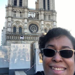 Meet your Posher, Iris